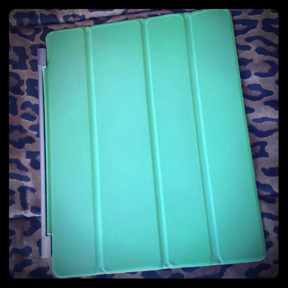 Apple iPad magnetic cover